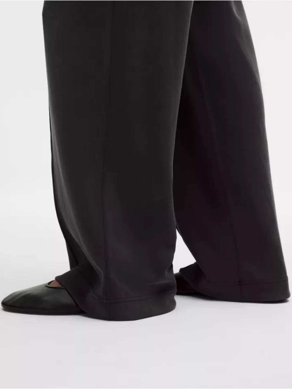 Softstreme Pintuck High-Rise Wide-Leg Pant
Regular - Picture 8 of 10